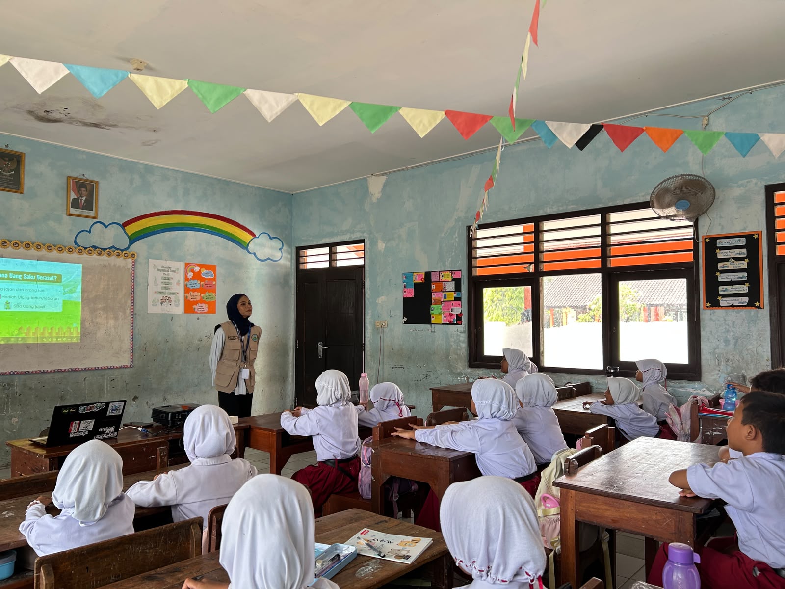 Edukasi Pengelolaan Uang Saku sebagai Upaya Penguatan Literasi Keuangan Siswa Sekolah Dasar